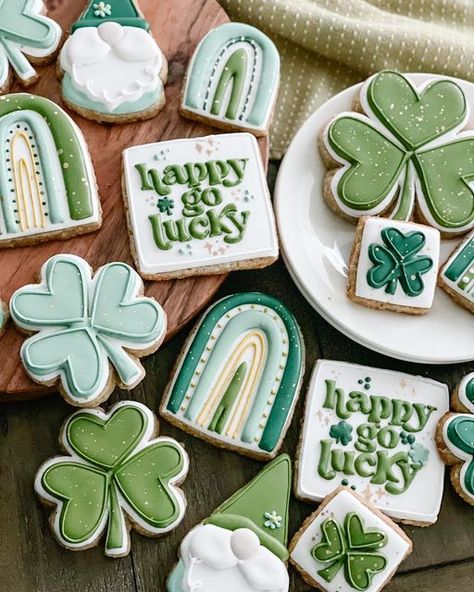 Good Luck Cookies Decorated, Cookies Easter Decorated, Lucky In Love Cookies, Clover Cookies Decorated, Wedding Buttercream Cookies, Shamrock Decorated Cookies, St Patrick’s Sugar Cookies, Lucky One Cookies, St Pattys Cookies