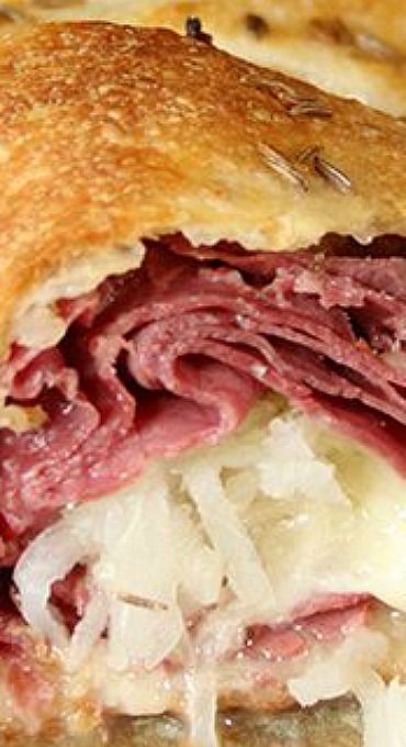 Reuben Stromboli Recipe, Ruben Stromboli Recipe, Ruben Stromboli, Rueben Stromboli, Stromboli Sandwich, Reuben Rolls, Reuben Stromboli, Keto Stromboli, Crescent Rings