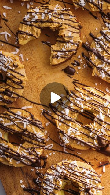 PBfit® on Instagram: "It’s Girl Scout Cookie season and we took a healthy twist on the classic cookie! This recipe has better macros and still tastes delish! Find the written recipe for these PBfit Apple Samoas at the link in our bio! 🍏🥜" Girl Scout Cookies, Classic Cookies, Girl Scouts, Sweet Tooth, Twist