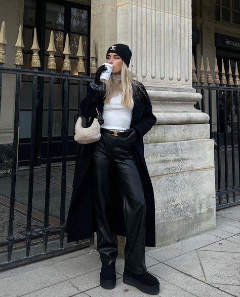 Fashion outfit black and white leather trousers Chanel hat trends Chanel Beanie Outfit, Chanel Beanie, Shearling Bag, Beanie Outfit, Look Of The Day, Chic Outfit, Leather Trousers, Winter 2023, Zadig And Voltaire