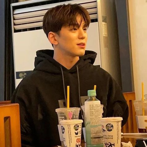 Min Gue Kim, Kim Mingue Business Proposal, Kim Minkyu Business Proposal, Kim Minkyu Actor, Kim Min Kyu Boyfriend Material, Kdrama Actors Guys, Mingue Kim, Cha Sunghoon, Kim Min-kyu Actor