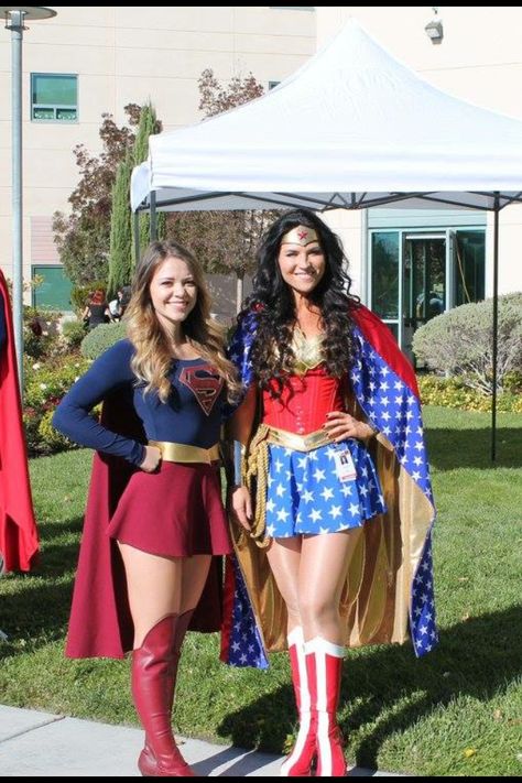 Wonder Woman and Supergirl Supergirl Costume For Women, Super Man Costume Women, Wonder Woman Costume Aesthetic, Superwomen Costume Ideas, Wonder Woman Outfit Ideas, Superman Costume Female, Wonder Woman Costume College, Supergirl Costume Diy, Super Woman Costume