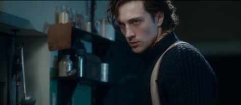 Aaron Taylor-Johnson (Albert Nobbs) Albert Nobbs, Kiss Gif, Taylor Johnson, Aaron Johnson, Photo Prompts, Aaron Taylor, Aaron Taylor Johnson, Story Characters, Marauders Era