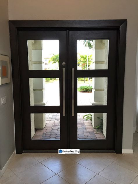 Open and airy front doors. Contemporary mahogany double wood doors with glass inserts and large pulls. Impact Doors, Double Doors Exterior, Modern Exterior Doors, Contemporary Front Doors, Wood Exterior Door, Doors With Glass, Contemporary Doors, Cottage Shabby Chic, Double Front Doors