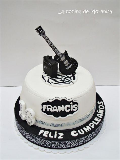 LA COCINA DE MORENISA: Tartas Musicales & Sin Lactosa Pastel Rock, Svg Motorcycle, Thomas Cakes, Music Cakes, Music Cake, Guitar Cake, Rock Cake, Pastel Birthday, Birthday Cakes For Women