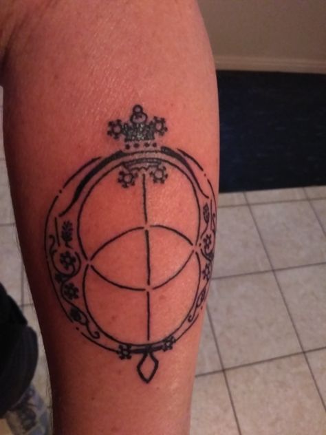 Chalice well tattoo Chalice Well Tattoo, Morgan Pendragon, Emblem Tattoo, Well Tattoo, Historical Tattoos, Chalice Well, Left Arm Tattoos, Well Cover, Tattoo Idea