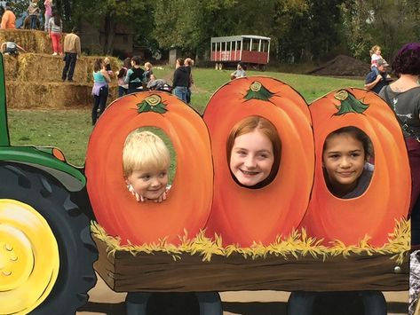 Fall Photo Booth, Fall Festival Decorations, School Fall Festival, Pumpkin Patch Farm, Fall Festival Games, Pumpkin Patch Party, Fall Carnival, Festival Games, Harvest Fest