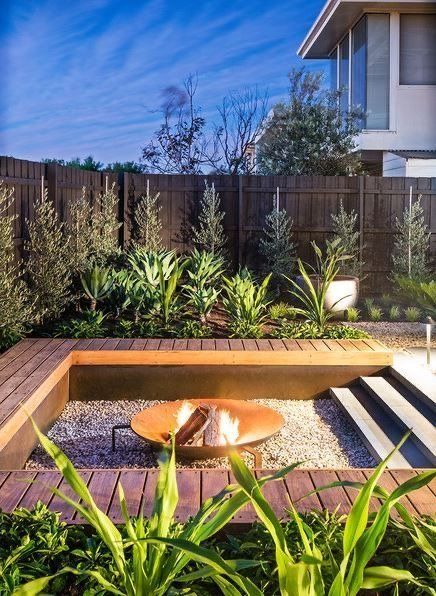 Terrasse Med Tak, Sunken Fire Pits, Deck Fire Pit, Backyard Seating Area, Modern Outdoor Patio, Fire Pit Landscaping, Outdoor Patio Designs, Fire Pit Seating, Backyard Seating