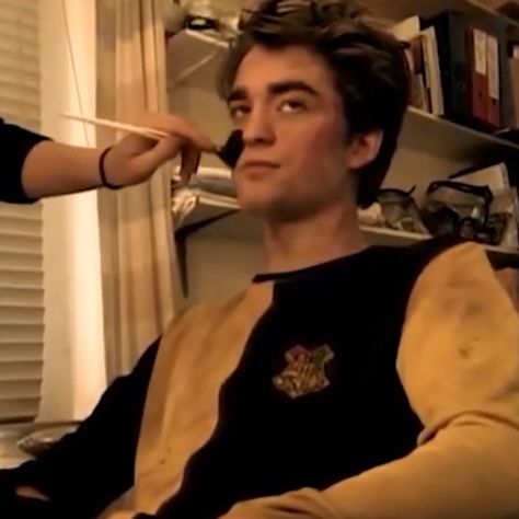 Robert Pattinson Pfp Funny, Robert Pattinson Cute Pics, Robert Pattinson Silly, Hot Robert Pattinson Pictures, Robert Pattinson Meme, Robert P, Robert Douglas, Cedric Diggory, Harry Potter Cast