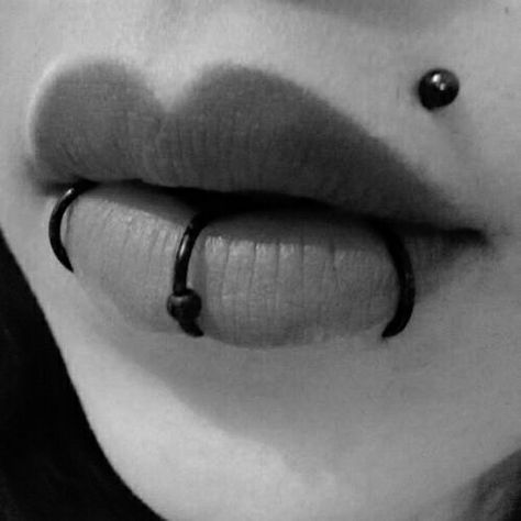 I love these piercings. Monroe, vertical labret and snake bites -CC Snake Bites And Labret Piercing, Snake Bites And Labret, Vertical Angel Bites, Snakebites And Vertical Labret, Snake Bite Piercing Lips Ring, Snake Bites Jewelry, Shark Bites Piercing, Emo Snake Bites, Black Snake Bites Piercing