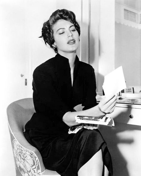 Ava Gardner Photos, Hollaback Girl, Ava Gardner, Classic Movie Stars, Old Hollywood Stars, Hollywood Icons, Beauty Icons, Golden Age Of Hollywood, West Side