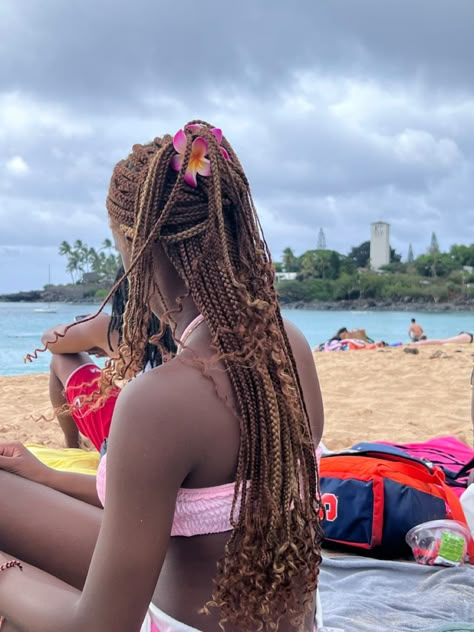 Seashells In Braids, Coconut Girl Aesthetic Black Women, Tropical Hairstyles Black Women, Coconut Girl Black Women, Black Coconut Girl, Kawaii Beach, Cute Curly Hairstyles, Braids Hairstyles Pictures, Quick Braided Hairstyles