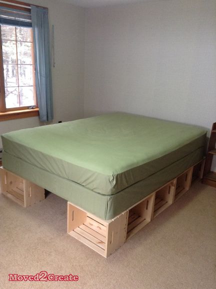 Wooden Crates Bed, Bedroom Wood Furniture, Crate Bed Frame, Platform Bed Diy, King Size Bed Frame Diy, Diy Wood Crate, Diy Bed Frame Easy, Cool Loft Beds, Pallet Bed Frame Diy