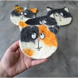 Small Picnic, Wool Coasters, Felt Cushion, Felt Animal Patterns, Needle Felted Christmas, Felt Coasters, Felted Wool Crafts, Cat Coasters, Felt Embroidery