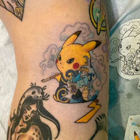 Kintsugi Tattoo, Neo Traditional Art, Pokemon Tattoos, Pikachu Tattoo, Body Tattoo Design, Pokemon Sketch, Gamers Anime, Pokemon Tattoo, Tattoo Cover-up