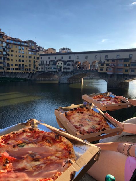 Gelato Florence, Gelato Aesthetic, Love And Gelato, Fav Books, Reading Aesthetic, Living In Italy, Italy Trip, Book Aesthetics, Pepperoni Pizza