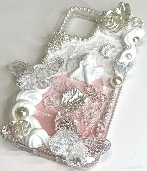 Decoden Cream Phone Case, Custom Phone Cases Ideas, Aesthetic Phones, Phone Cases Aesthetic, Diy Rhinestone Nails, Phone Cases Cute, Phone Case Ideas, Artsy Phone Cases, Aesthetic Phone Cases