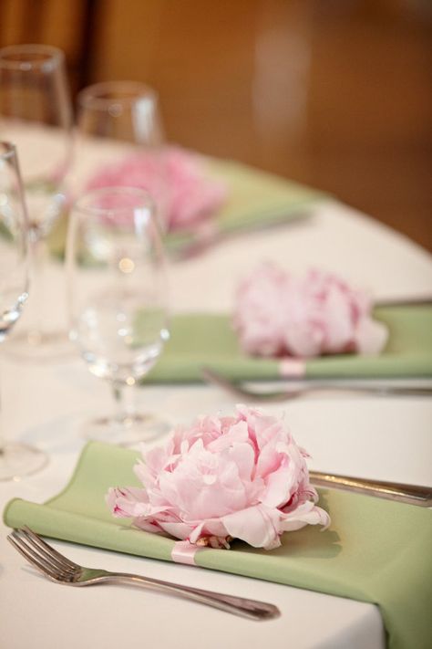 Green Napkins, Mint Wedding, Green Table, Pretty Tables, Denver Wedding, Wedding Place, Place Mats, Blush Wedding, Colorado Wedding