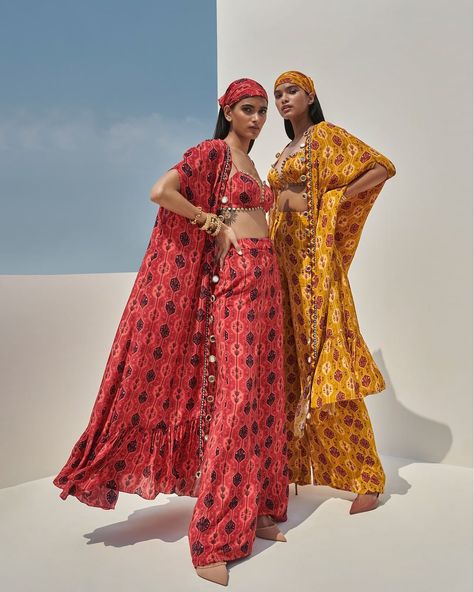 Desi Street Style, Morocco Outfits, Arpita Mehta, India Festival, Making Notes, India Shopping, Middle Eastern Fashion, Western Festival, Culture Clothing