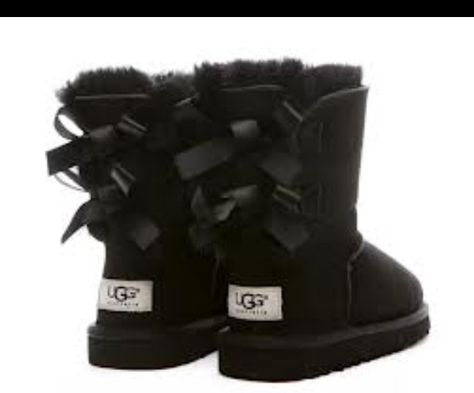 UGG:) black bow ties Boots With Bows, Ugg Boots With Bows, Uggs With Bows, Kids Ugg Boots, Dr Shoes, Black Ugg Boots, Bailey Bow Uggs, Black Uggs, Bailey Bow