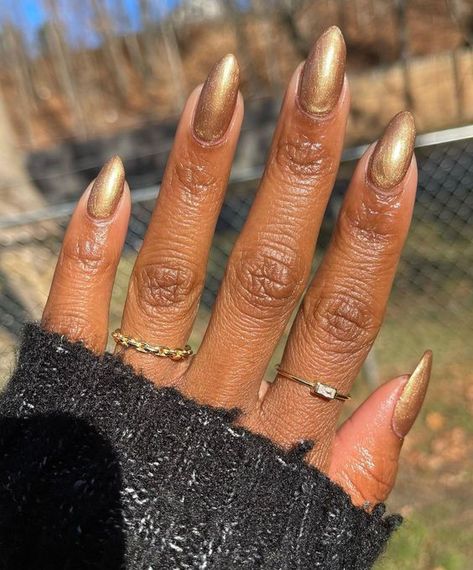 Gold Accent Nail, Golden Nails, Gold Nail Polish, Gold Nail Designs, Gold Glitter Nails, Diva Nails, End Of The Rainbow, Gold Nail, Nail Polish Trends