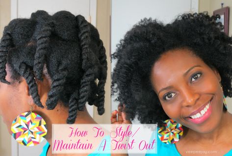 How to Maintain A Twist Out At Night. Styling routine and extra tips included. How To Maintain Twist Out At Night, Cantu Twist And Lock Gel, Twist Out Natural Hair, Natural Hair Maintenance, Hairstyles Twist, Post Workout Hair, Natural Locs, Cute Pixie Haircuts, Short Wavy Haircuts