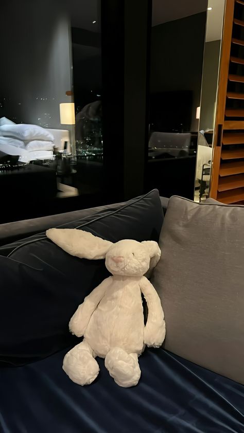 Jellycat Bunny, Indonesia, Iphone