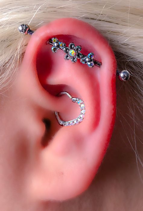 Girly Industrial Piercing, Ear Piercings Industrial, Orbital Piercing, Piercing Industrial, Different Ear Piercings, Industrial Piercing Jewelry, Daith Jewelry, Badass Outfit, Ear Art