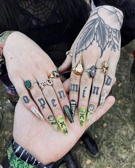 Fem Hand Tattoos, Knuckles Tattoos For Women, Amor Fati Knuckle Tattoo, Words For Finger Tattoos, Gothic Lettering Finger Tattoo, Finger Tattoos For Women Letters, Woman Knuckle Tattoos, Make Hand Tattoos, Lower Knuckle Tattoo