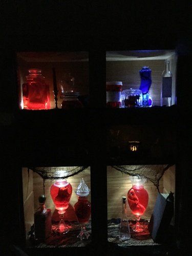 Haunted Laboratory, Mad Scientist Lab, Scientist Lab, Spell Bottles, Halloween Potion, Prop Box, Halloween Forum, Halloween Potion Bottles, Halloween Potions