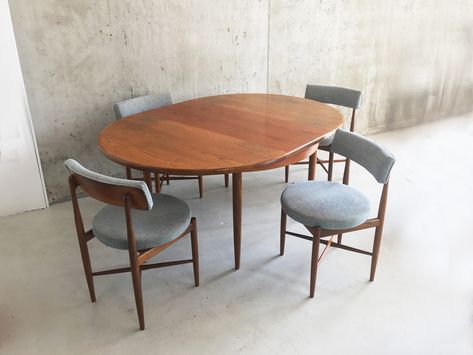 Midcentury Dining Set, G Plan Table And Chairs, Small Dining Room Interior Design, Dining Chairs Mid Century, Mid Century Dining Set, Diner Table, Mid Century Dining Table, Scandinavian Dining Chairs, Antique Dining Tables