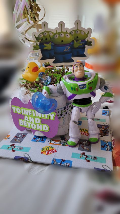 Toy Story Baby Shower Theme, Toy Story Centerpieces, Toy Story Decorations, Toy Story Baby, Diy Diaper Cake, Diaper Cakes, Reveal Ideas, Baby Shower Centerpieces, Baby Toy