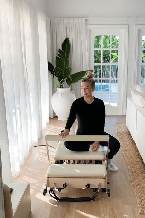 You don’t need a lot of space to do Pilates at home, and in many ways working out at home is better than going to the gym. Here’s how to set up a Pilates studio in a small apartment. Reformer Home Studio, Wellness Room At Home, Pilates Studio Design Interiors, Home Pilates Studio, Insta Grid, Pilates Room, Home Gym Inspiration, Small Home Gym, Wellness Room