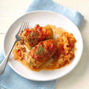 Classic Cabbage Rolls Recipe: How to Make It Cajun Pork, Easy Cabbage Rolls, Best Ground Beef Recipes, Dill Recipes, Coquille St Jacques, Swiss Steak, Cabbage Roll, Cabbage Rolls Recipe, Pickled Cabbage