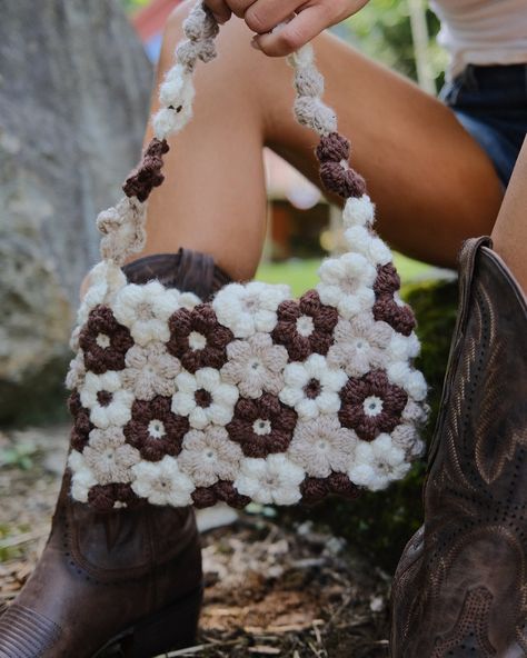 🌸 PATTERN TESTING CALL 🌸 I’m so excited to announce my first pattern test for the Flower Puff Bag! This advanced beginner project will run for 4 weeks, starting 10/13 and ending 11/13. The application closes 11/5. If you’re interested in being a tester, please apply at the link in my bio! Join me in bringing this blooming beauty to life 🩷 Flower Puff Crochet Bag, Puff Bag, Puff Flower, Crochet Puff Flower, Bag Knitting, Flower Bag, Crochet Flower, Join Me, Crochet Flowers