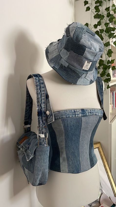 Unique Denim Jeans, Deconstruction Fashion Ideas, Jeans Into Top, Upcycling Clothes Aesthetic, Denim Inspiration Board, Upcycling Old Jeans, Diy Denim Top, Denim Corset Outfit, Rework Jeans