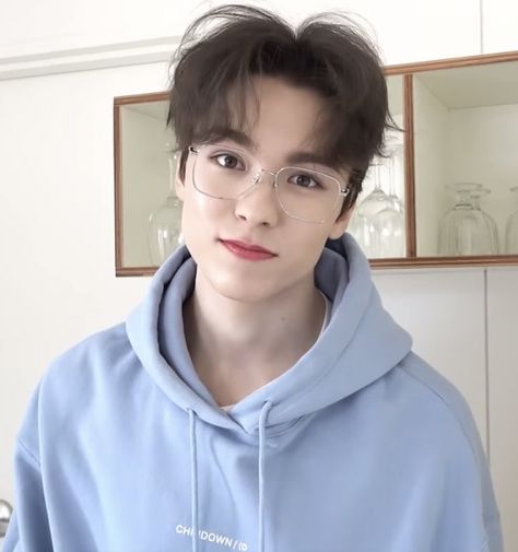 Cute Vernon Seventeen, Vernon Anyone, Vernon Seventeen Cute, Vernon Selfie, Vernon Glasses, Cute Vernon, Vernon Going Seventeen, Vernon Seventeen Boyfriend Material, Vernon Seventeen Aesthetic