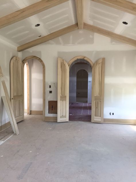 Bedrooms With Doors To Outside, Master Bath Entry Doors, Double Doors To Bathroom, Double Doors To Bedroom, Double Door Bathroom Entry, Arched Double Doors Interior, Archway Doors Interior, Double Door Bedroom Master Suite, French Doors Bedroom Master Suite