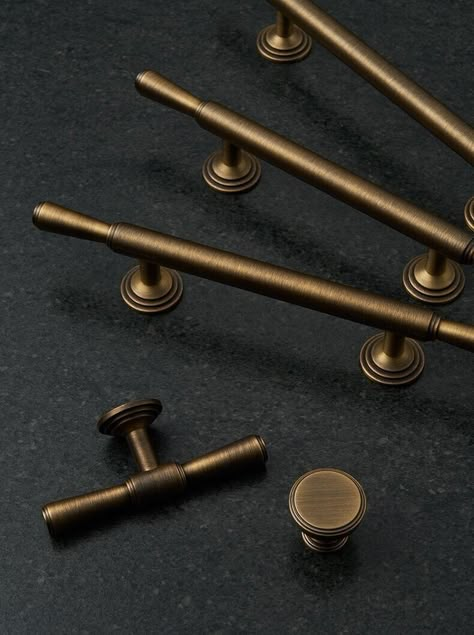 This listing is for knobs and pulls, which is perfect for your drawer, cabinet , door, wardrobe. Material : brass Measurement: please check on the picture Screws included . each pull will come with one  1'' (25mm) long./ If you need other sizes, please leave me note. ####How long it take to Process the order 1-3 business days after receiving the confirm of order Thanks for reading this, and if you have any question, please contact me. Vintage Cabinet Knobs, Knobs And Pulls For Kitchen Cabinets, Square Drawer Pulls, Ceramic Knobs Kitchen Cabinets, Antique Handles Drawer Pulls, Brass Cabinet Handles Rustic, Antique Brass Cabinet Hardware, Unique Drawer Pulls Bronze, Vintage Furniture With Carved Drawer Handles