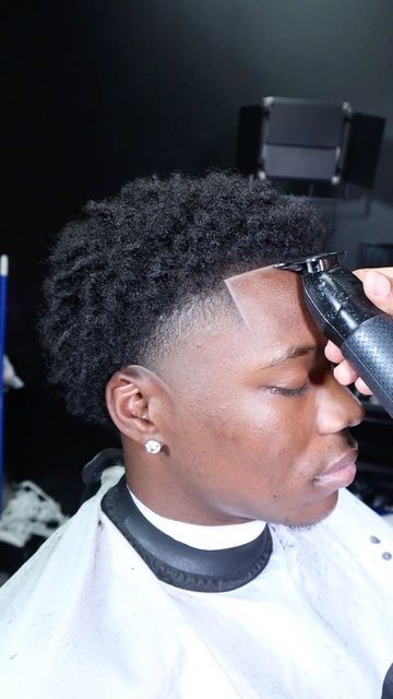 High Taper With Waves, Afro Temp Fade, Ja Morant Haircut, Blowout Taper Black Men, Blowout Taper Men Black, High Taper Black Men, Taper Homme Noir, Front Taper Haircut Black Men, High Taper Haircut