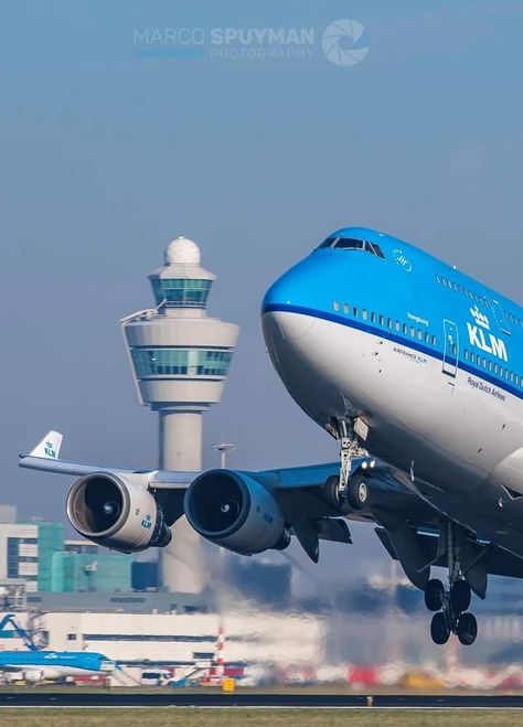 Klm Airlines, Plane Flight, Boeing 747 400, Klm Royal Dutch Airlines, Airplane Wallpaper, Airplane Flying, Aircraft Photos, Commercial Aircraft, Jet Plane