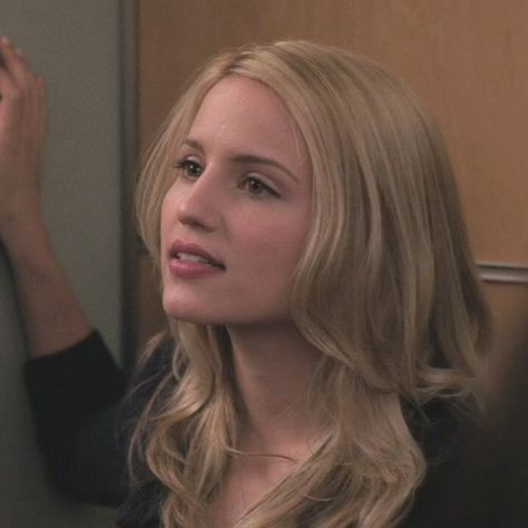 Diana Agron, Blaine And Kurt, Glee Fashion, Quinn Fabray, Female Inspiration, Swag Makeup, Girls Support Girls, Dianna Agron, Celebrity Look Alike