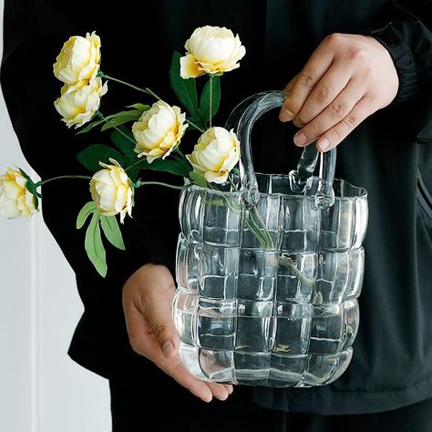 Wedding Photo Decor, Clear Vase Decor, Fish Tank Garden, Glass Purse, Glass Bag, Basket Vase, Vases For Flowers, Purse Design, Gift Containers