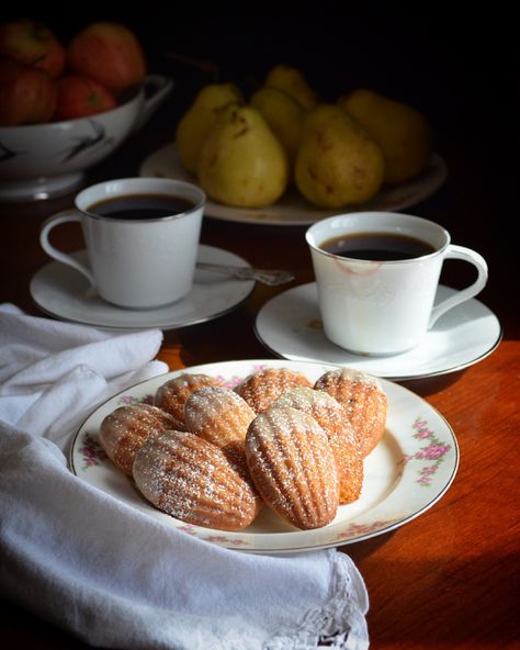 Coffee madeleines dipped in espresso icing - easy dessert recipe on Cerise Chérie Coffee Madeleines, Madeline Recipes, Madeleine Aesthetic, Espresso Icing, Madelines Recipe, Madeline Cookies, Madeleine Recipe, Easy Dessert Recipe, French Breakfast