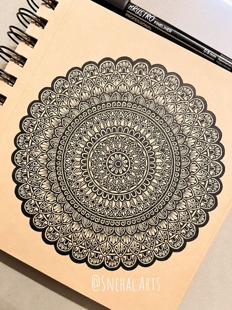 Mandala art ideas creative Mandala Art Drawing Creative, Mandala Art Simple Design, Mandala Art Aesthetic, Mandala Drawing Ideas Creative Beautiful, Mandala Art Circle, Mandala Art Ideas Creative, Mandala Circle Design, Easy Mandala Designs, Circle Mandala Design