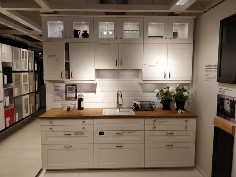 IKEA Sävedal kök Ikea Lerhyttan, London Home, Small Kitchens, Remodel Kitchen, Dream Kitchen, Farmhouse Kitchen, Small Kitchen, Kitchen Cabinets, Home Decor