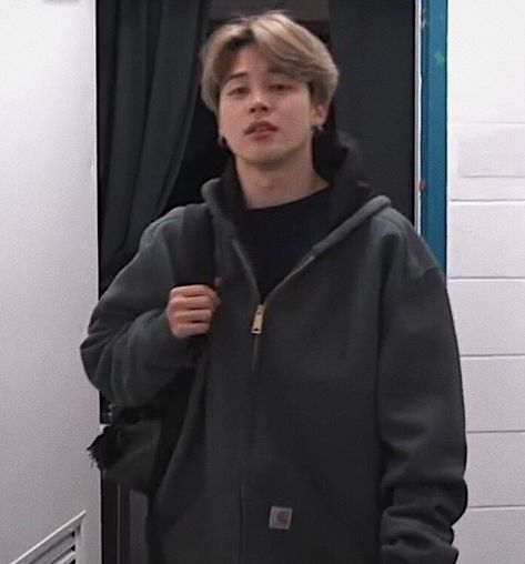 Jimin Boyfriend Material, Jimin Boyfriend, Jimin Pics, Jimin's Abs, Bts History, Jimin Selca, Friend Poses Photography, Park Jimin Cute, Jimin Wallpaper