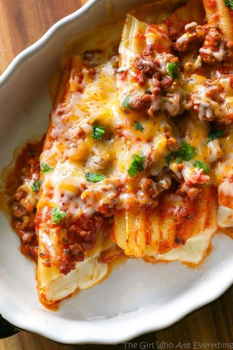 Lasagna Shells, Easy Manicotti Recipe, Cheese Manicotti, Manicotti Recipe, The Girl Who Ate Everything, Resepi Biskut, String Cheese, Fettuccine Alfredo, Easy Casserole Recipes