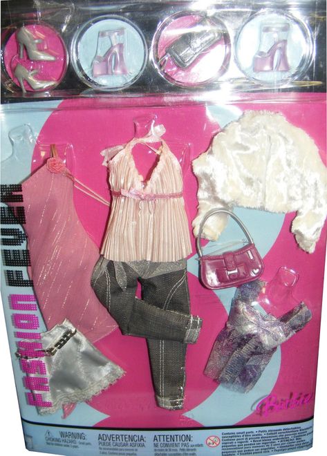 *2005 Fashion fever Barbie outfits 2 Fashion Fever Barbie, 2005 Fashion, Barbie 2023, Barbie Outfits, Barbie Skipper, Vintage Barbie Clothes, Full Kitchen, Doll Clothes Barbie, Barbie Patterns