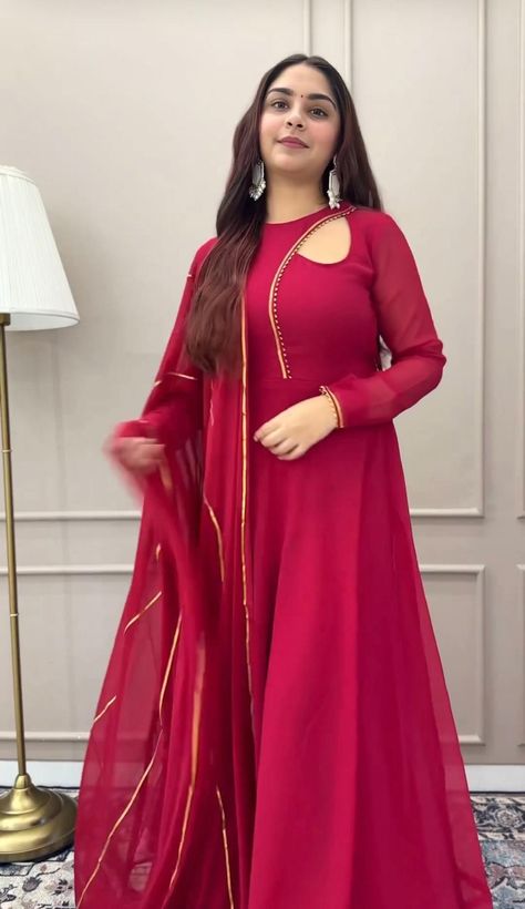 Umbrella Kurti Neck Design, Umbrella Kurti, Indian Long Dress, Indian Outfits Modern, Fancy Umbrella, Kurti Neck Design, Beautiful Gown Designs, Pakistani Party Wear Dresses, Stylish Kurtis Design